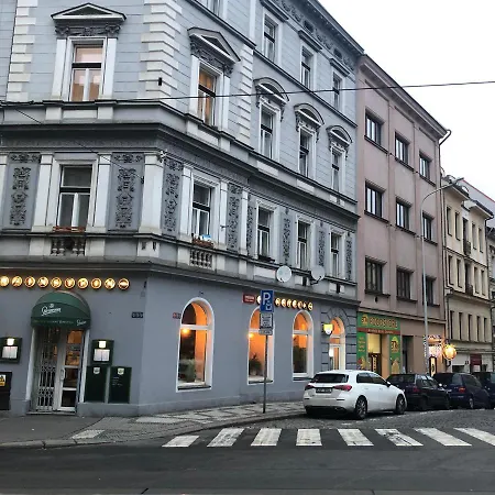 Bright On Zizkov, 7 Min To The Center Prague