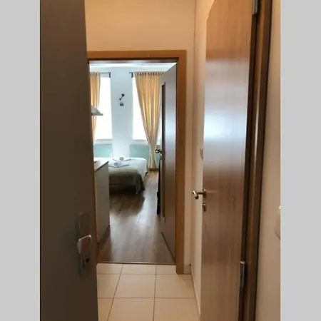 Appartement Bright On Zizkov, 7 Min To The Center Prague